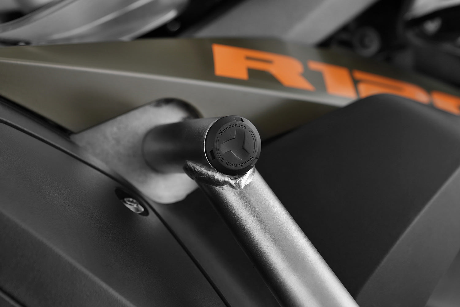 Wunderlich tank protection bar cover plugs R 1200 GS LC Adventure - complete your BMW ✔ Premium components ✔ Integrated design ➜ Order now