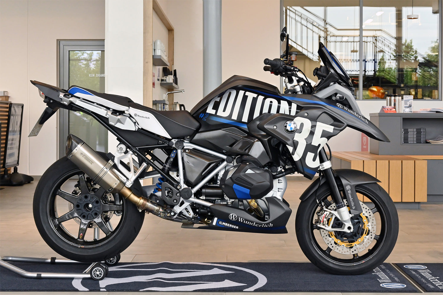 Dynamically designed, striking tail fairing