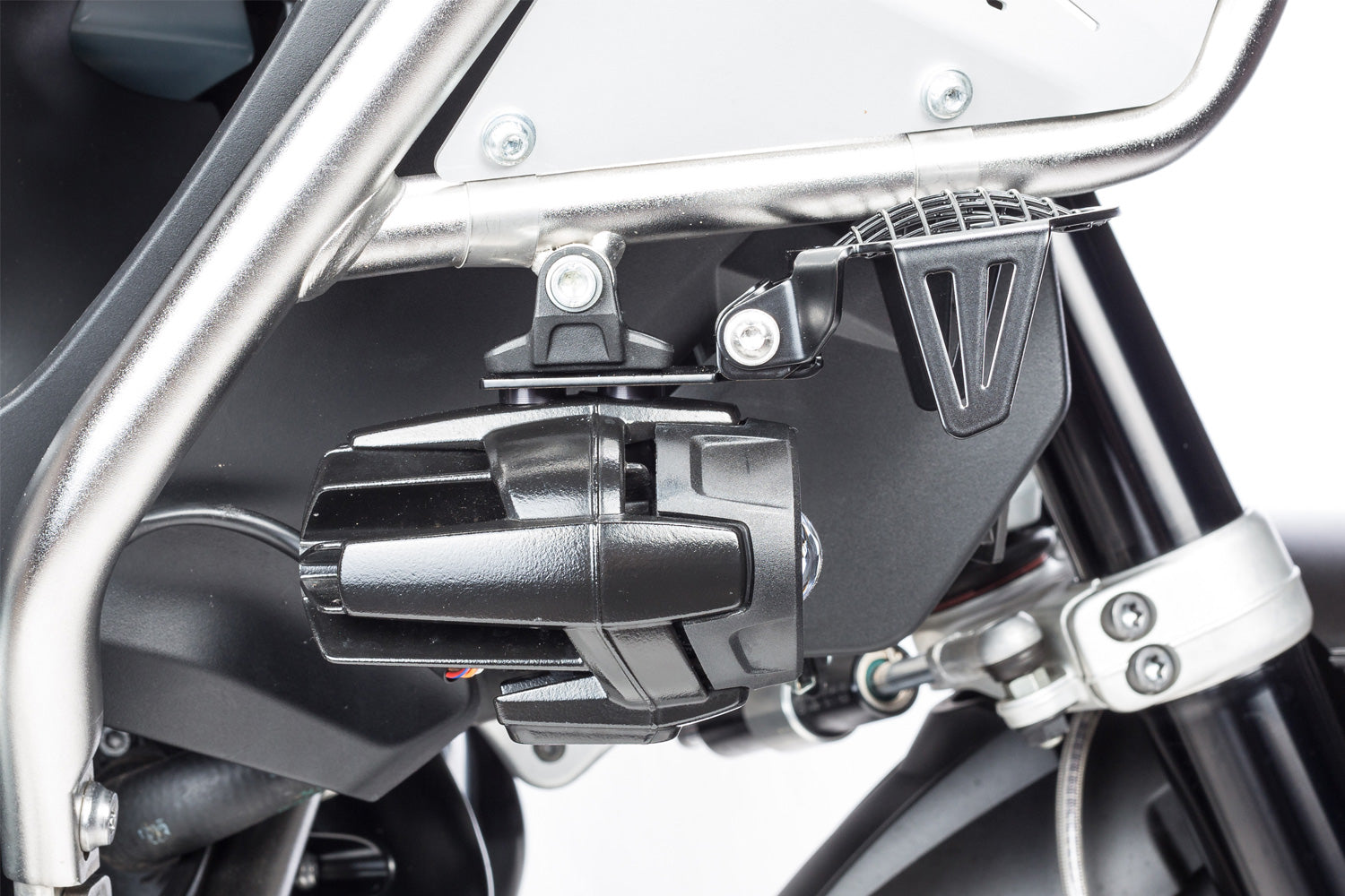 Wunderlich auxiliary light protection grille for BMW R 1200 GS LC  protects even from violent impacts.