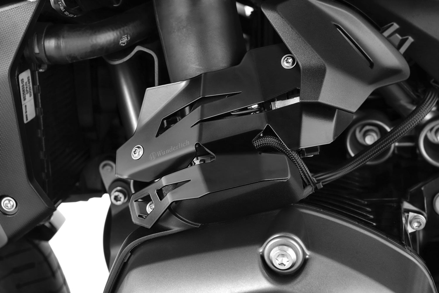 Wunderlich Injection Cover for bmw r1200gs lc protects the injection system by creating a new strong and dynamic unit.