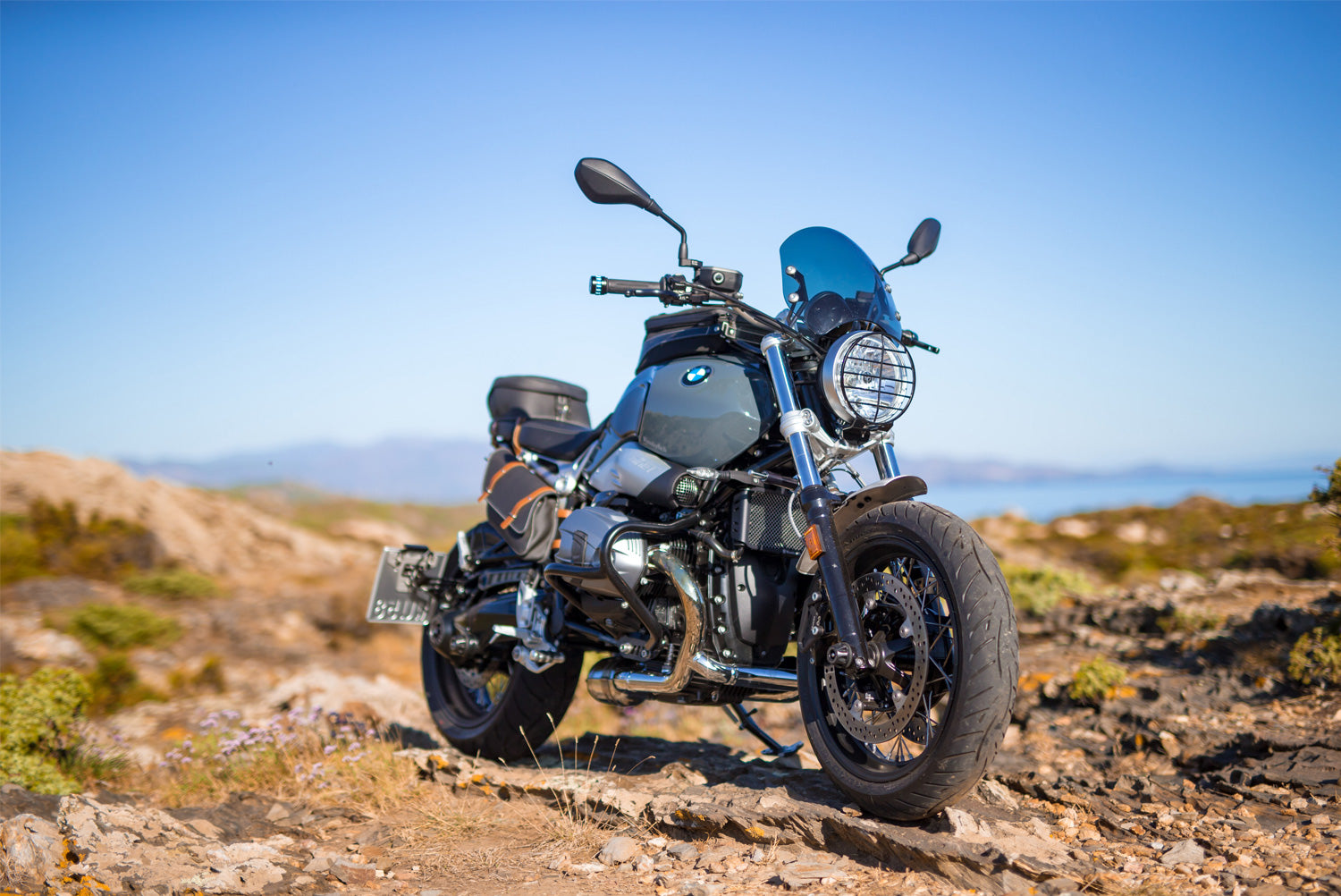 Unobstructed view of the tires and an uncompromising Retro-Style. ✔ Premium components ✔ Integrated design