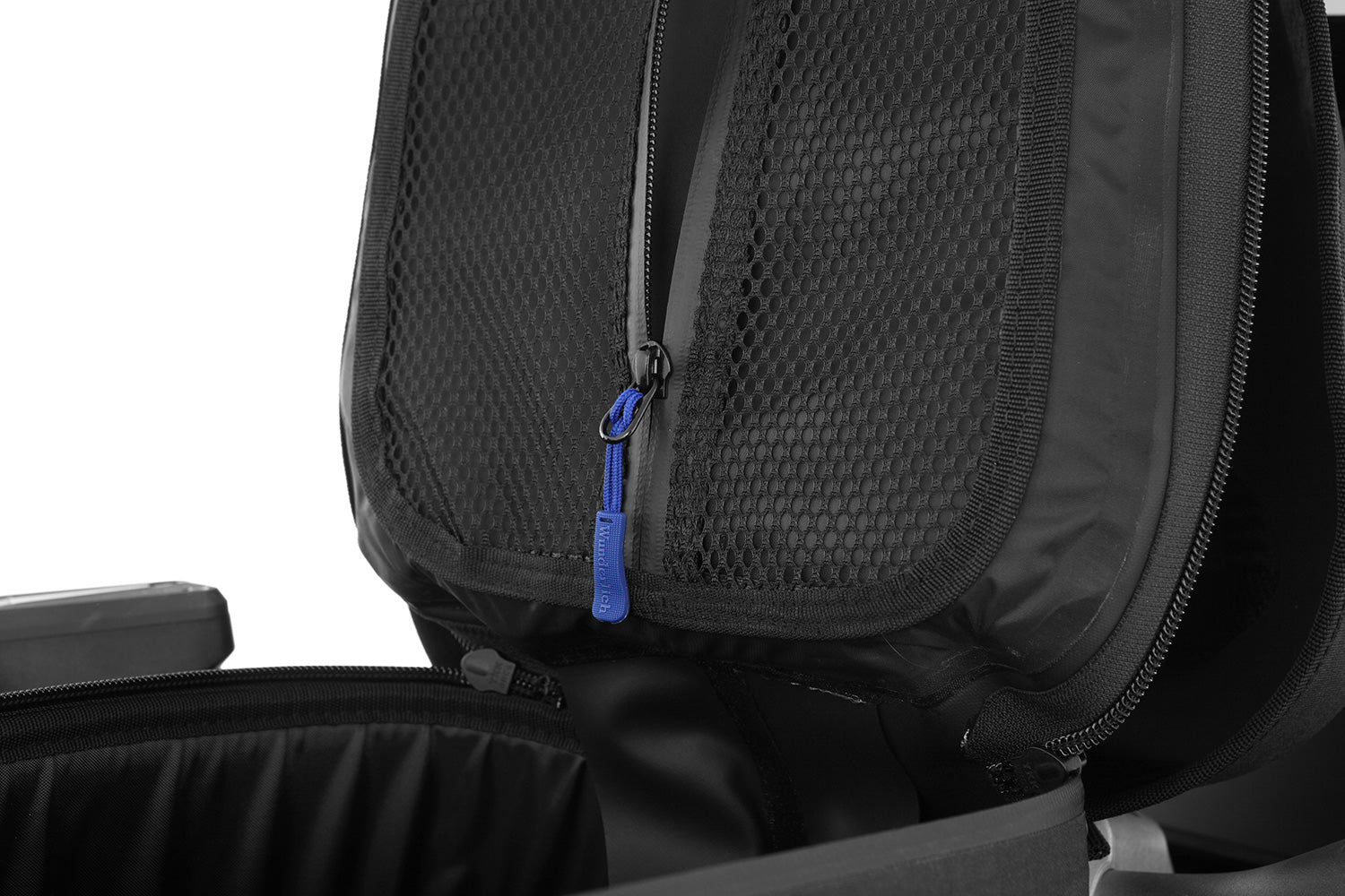 Our compact tank bag is the ideal solution for everyday travel but also for tours over a day or multiple days