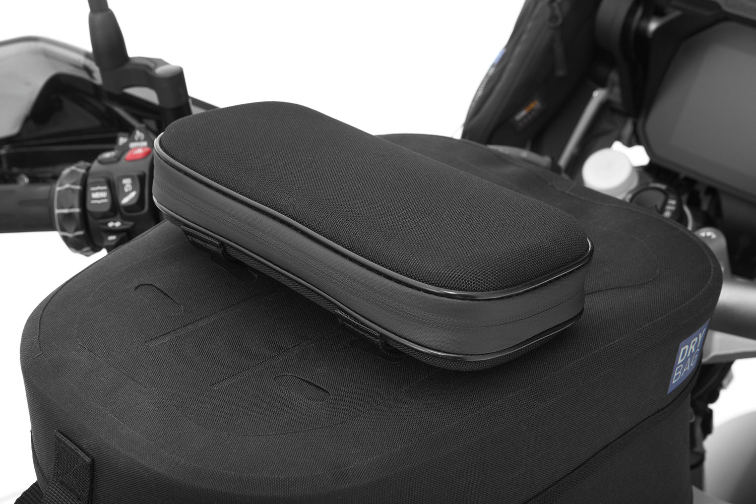 Our compact tank bag is the ideal solution for everyday travel but also for tours over a day or multiple days