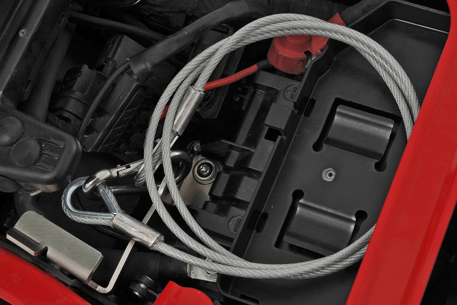Simple and theft-proof fastening for up to two helmets ✔ Premium components ✔ Integrated design ➜ Order now