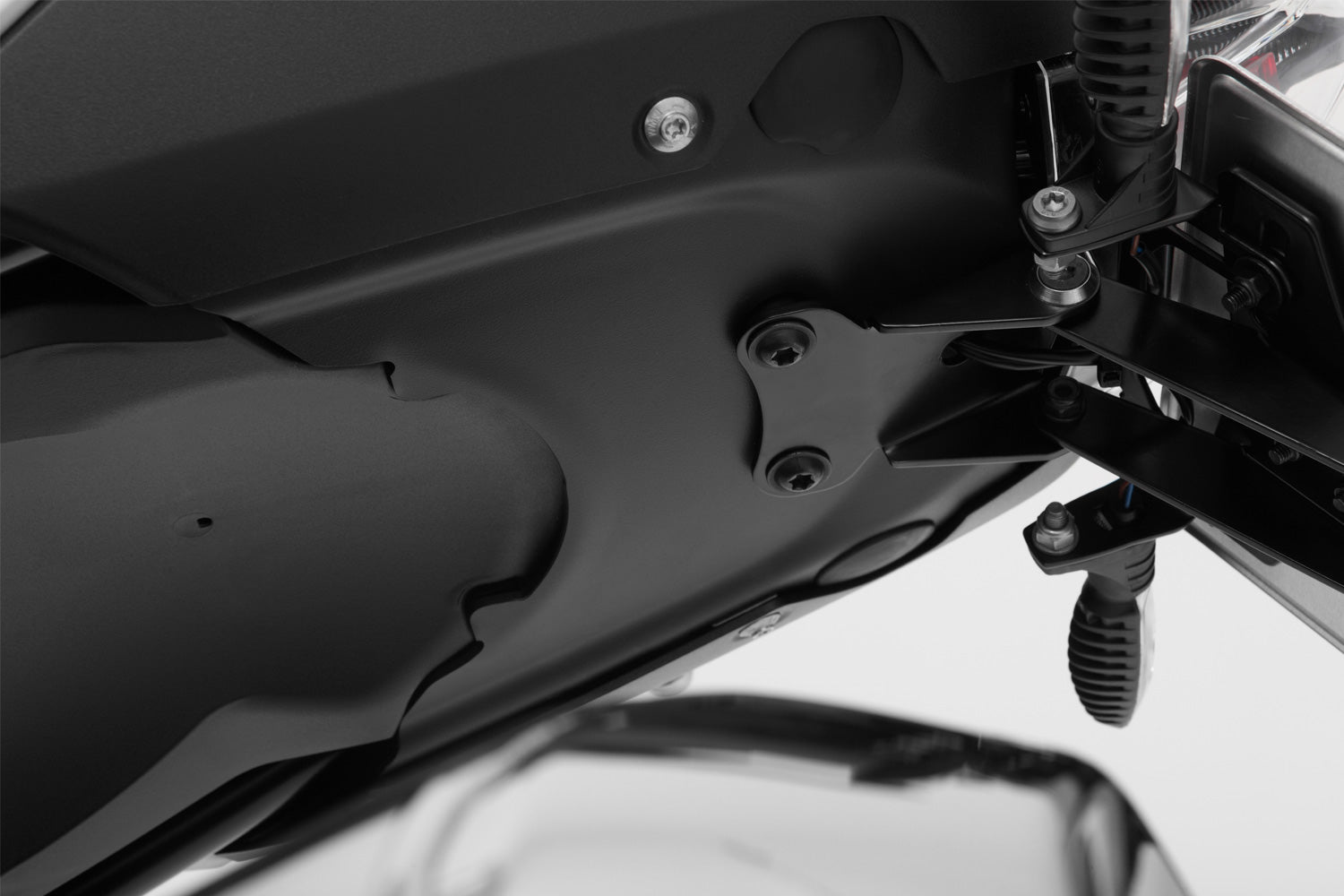 Tail conversion gets the number plate closer to the vehicle and creates a successful, attractive tail conversion