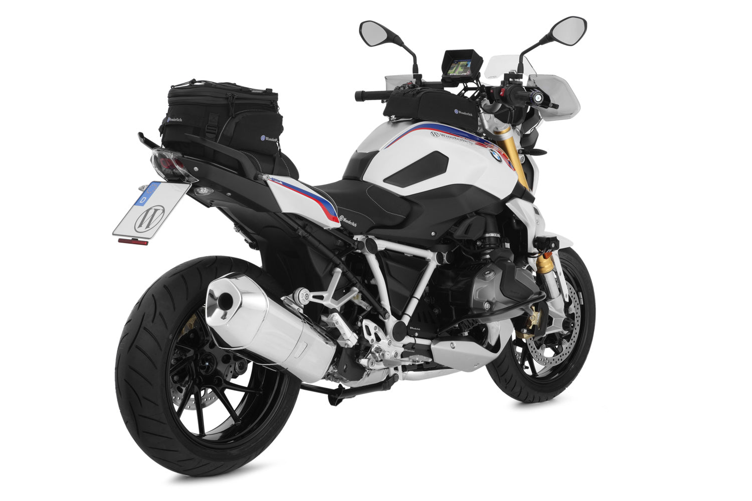 Tail conversion gets the number plate closer to the vehicle and creates a successful, attractive tail conversion