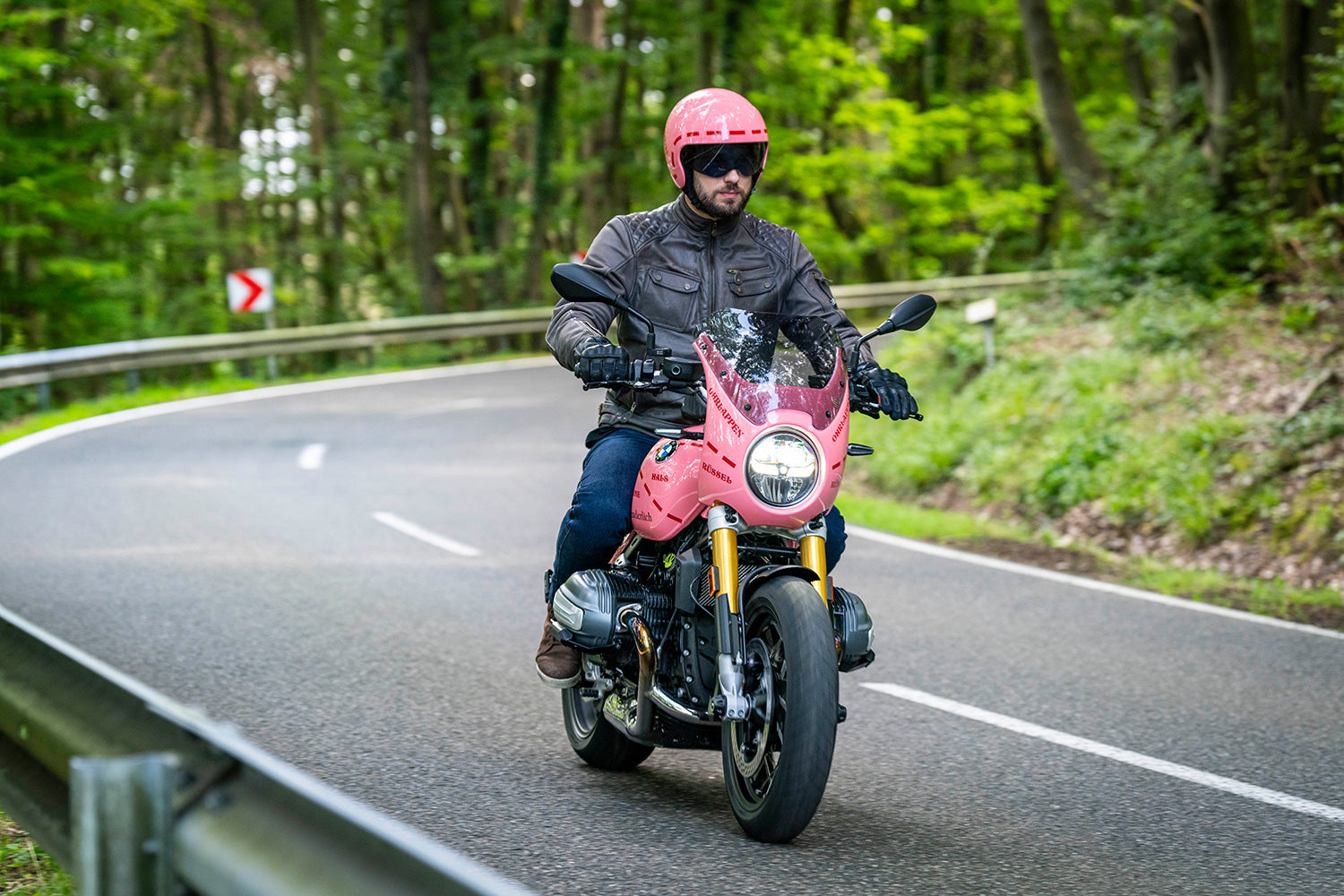 Perfect complement to the high mudguard - complete your BMW ✔ Premium components ✔ Integrated design ➜ Order now