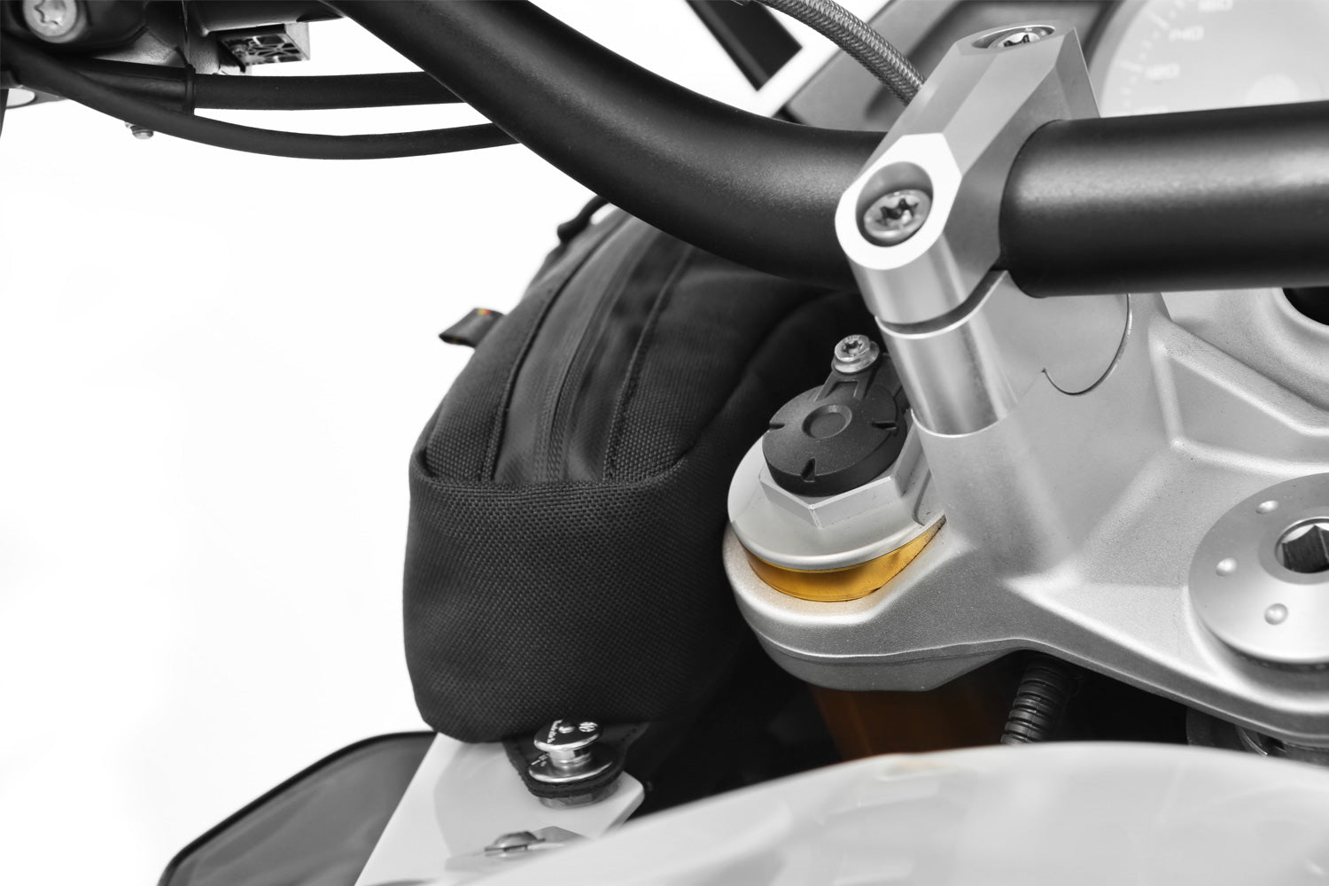 The refined and fitted Fairing Pouch for everything you need quickly to hand
