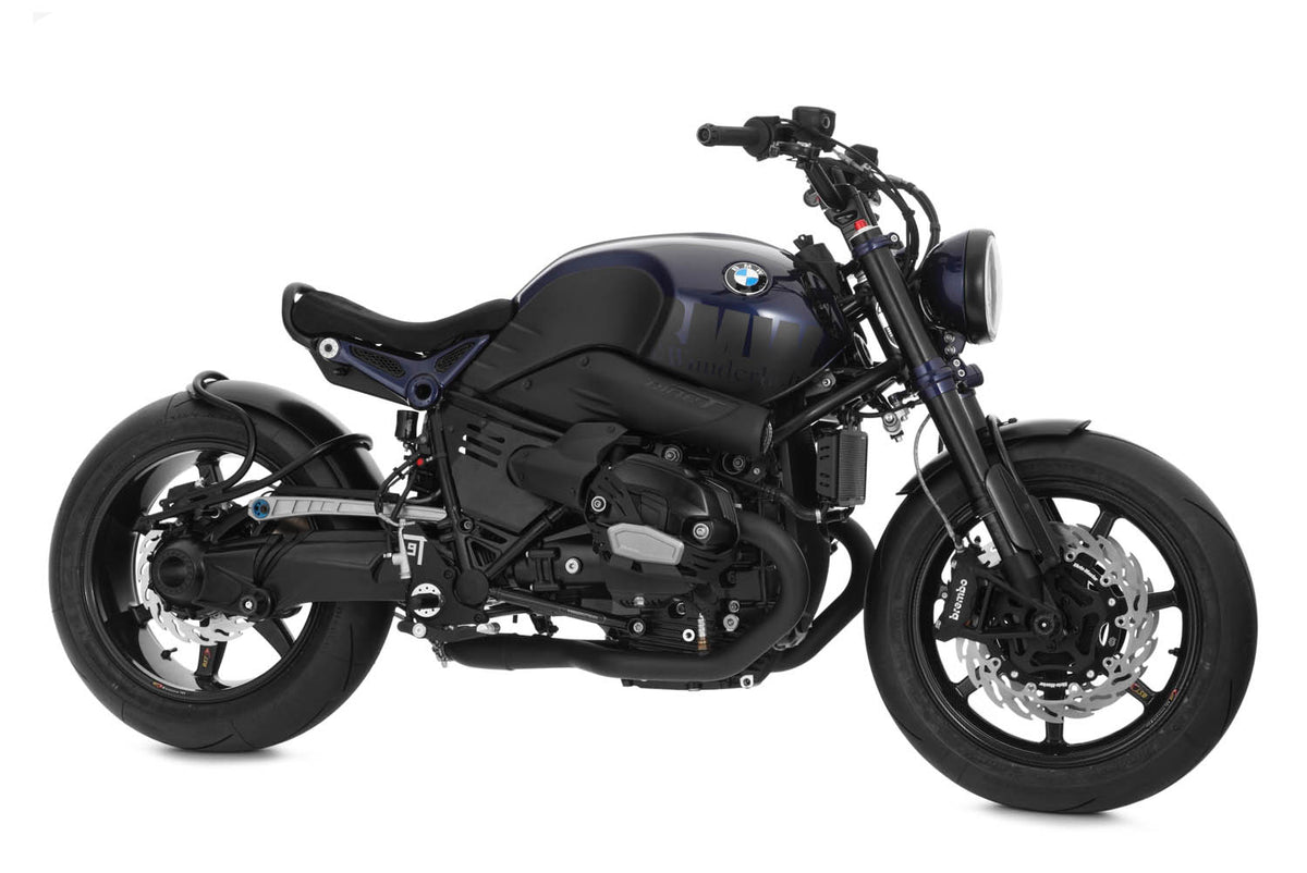 This cover closes the frame triangle on the R nineT and thus covers the air filter box