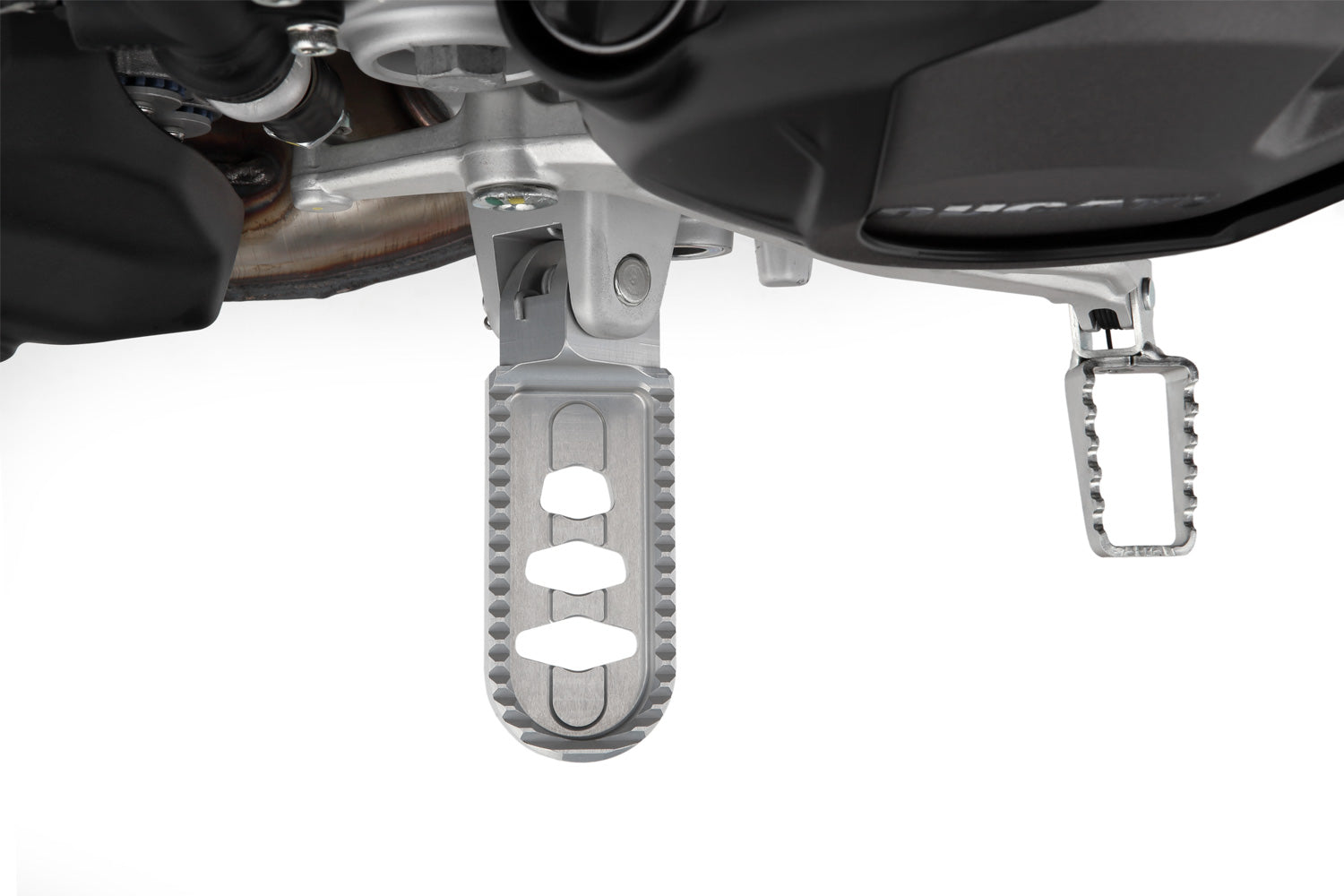 Produced from high-strength aluminium, the footrests are designed to handle even the heaviest loads