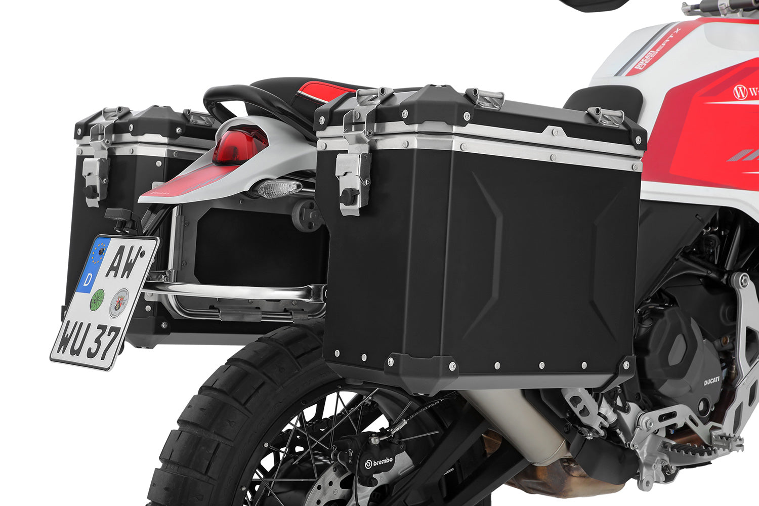 Sturdy, light and stylish aluminium cases add truly special comfort to every rider on any tour.