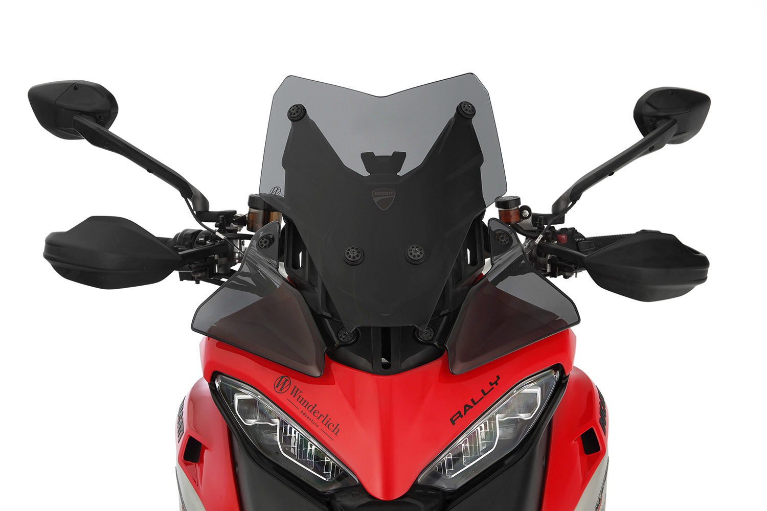 The windshield combines a perfect, sporty design with high basic protection 