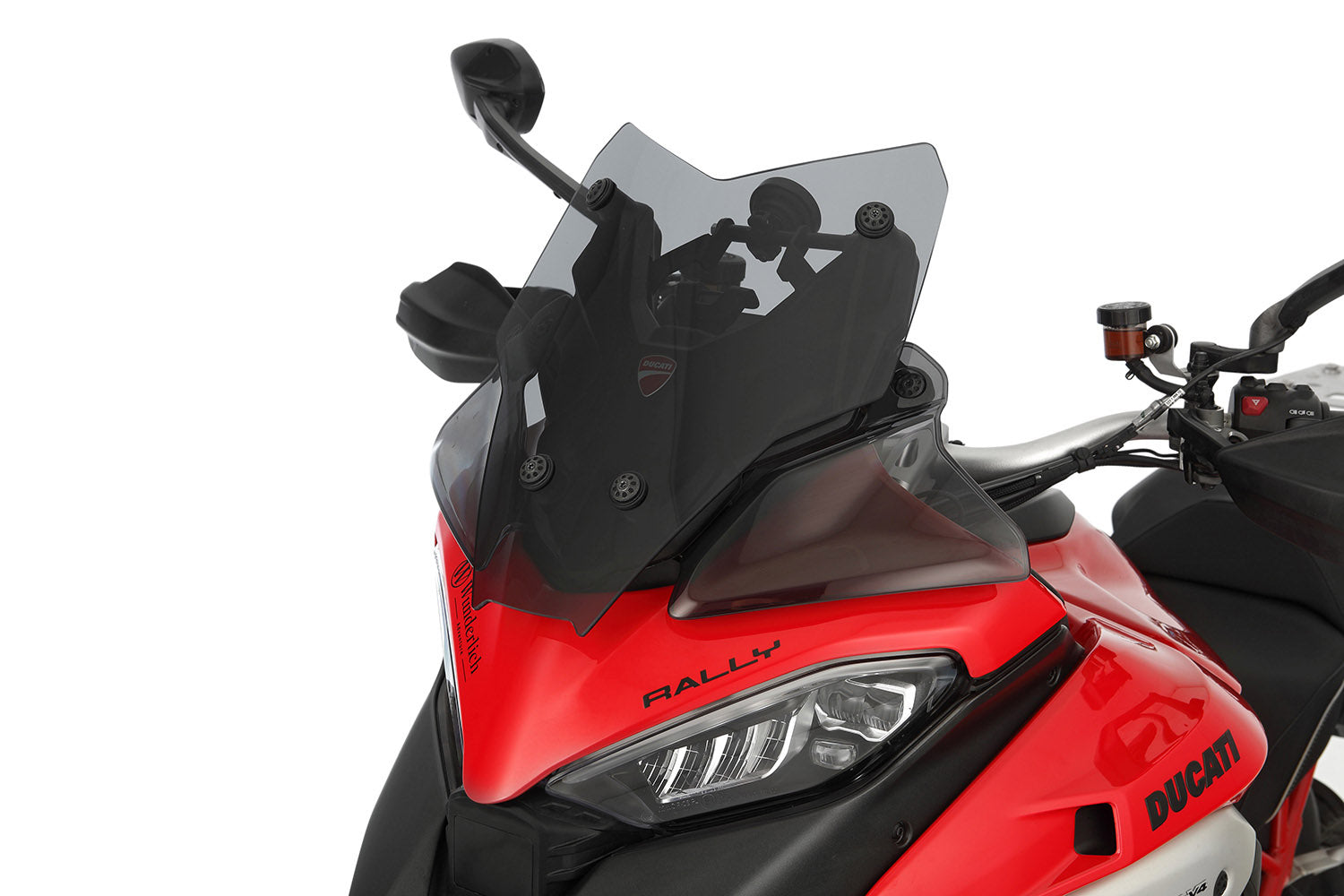 The windshield combines a perfect, sporty design with high basic protection 