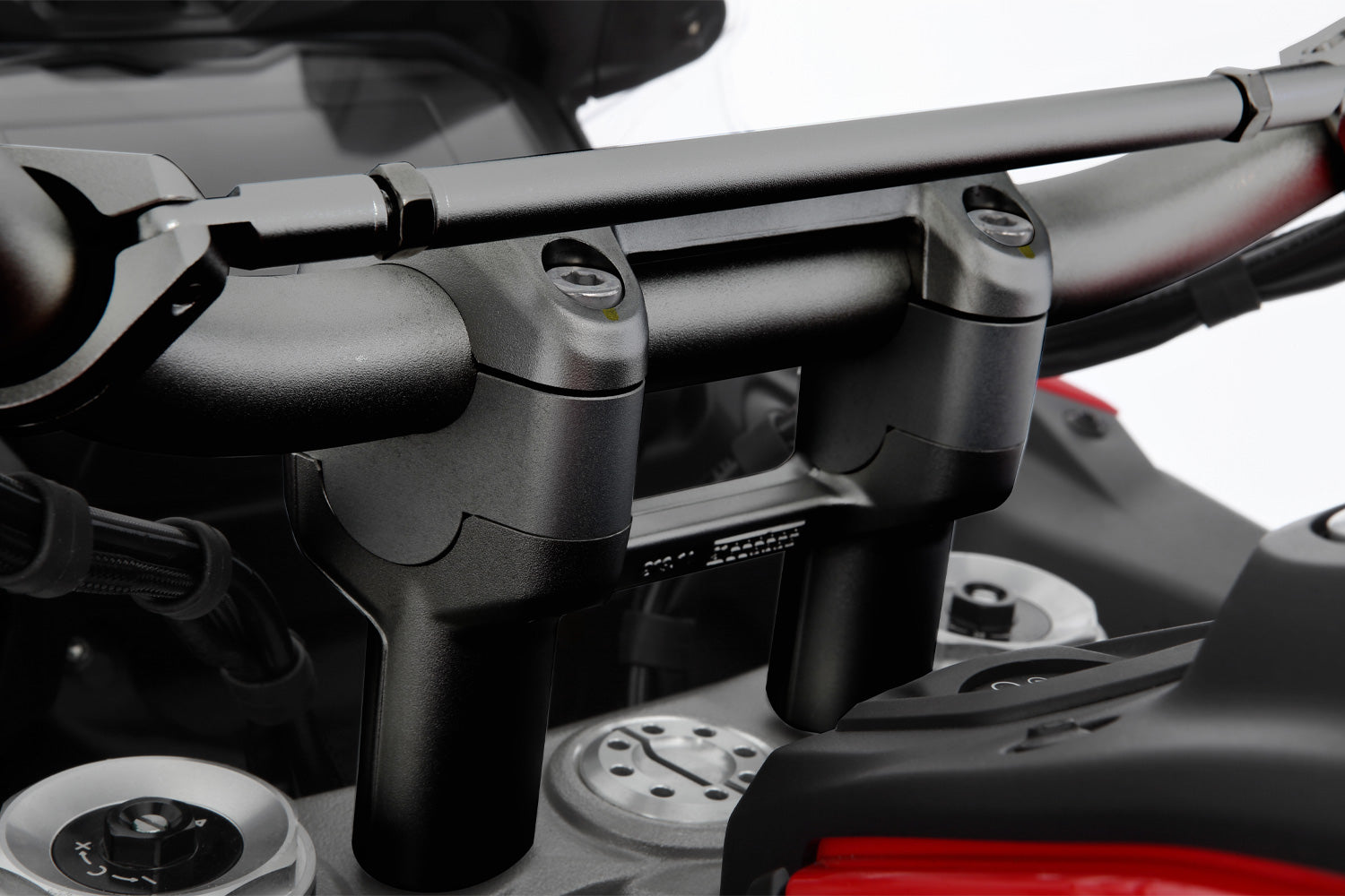 Rise of the handlebar base by approximately 25 mm ✔ Premium components ✔ Integrated design ➜ Order now