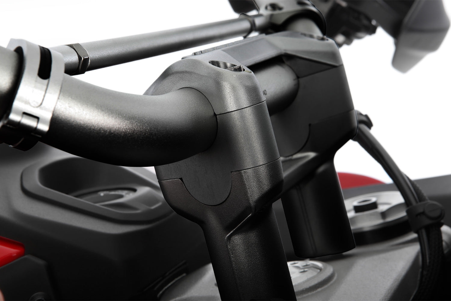 Rise of the handlebar base by approximately 25 mm ✔ Premium components ✔ Integrated design ➜ Order now