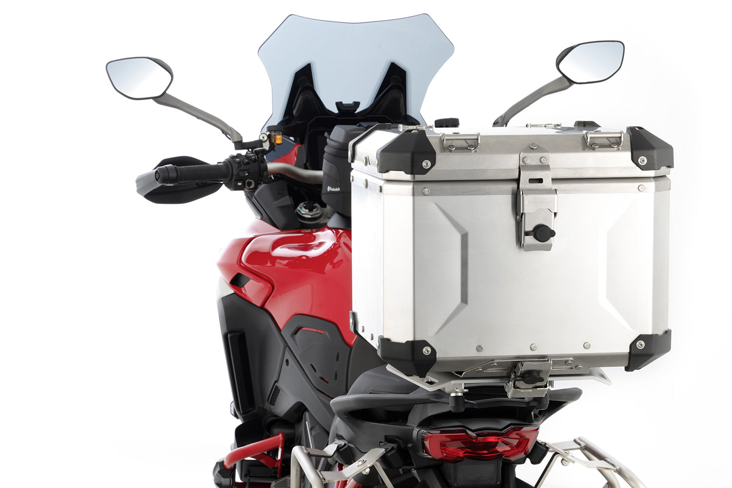 Sturdy, light and stylish aluminium cases add truly special comfort to every rider on any tour.
