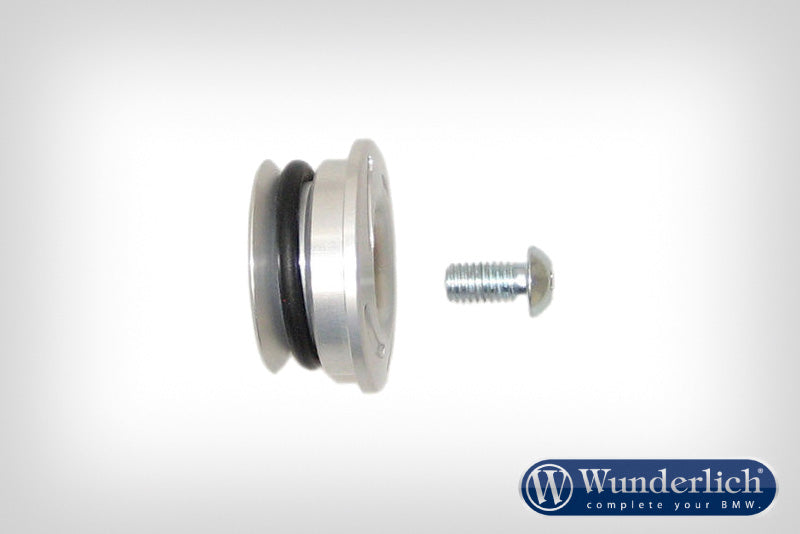 Rear engine mounting capsc provide the G 650 X Country with a small highlight, but also have a practical purpose.