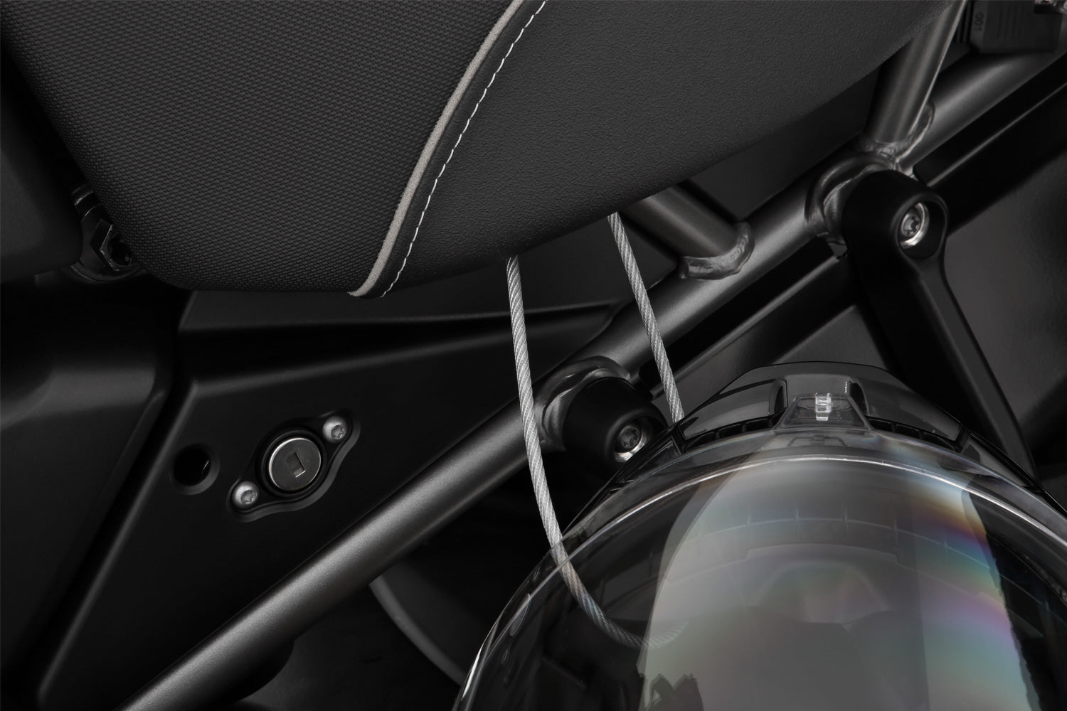 Wunderlich helmet anti-theft system „HelmLock“. The safest helmet protection.