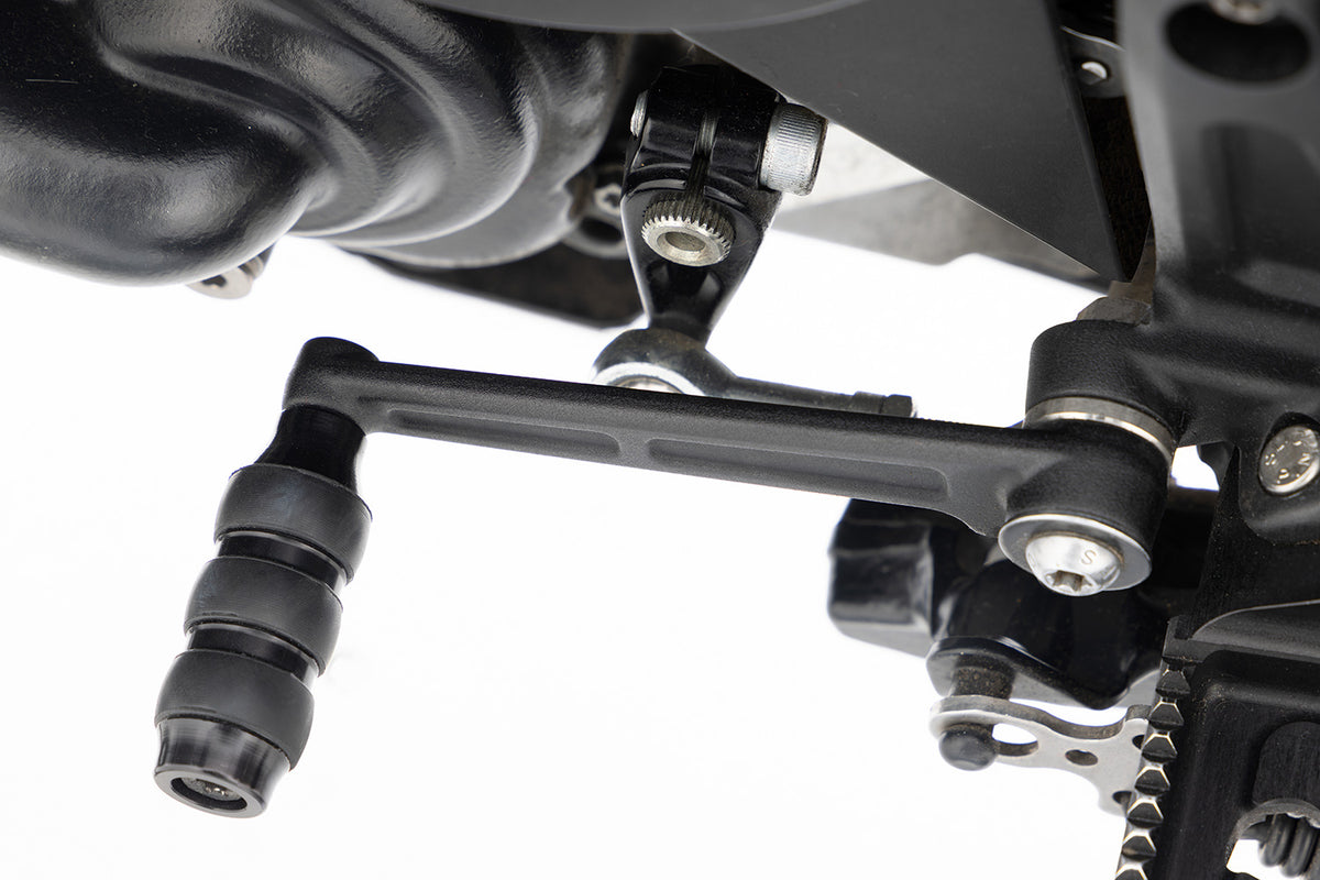 Ergonomic, comfortable and reliable gear shifting – with our 15 mm wider gear-shift extension