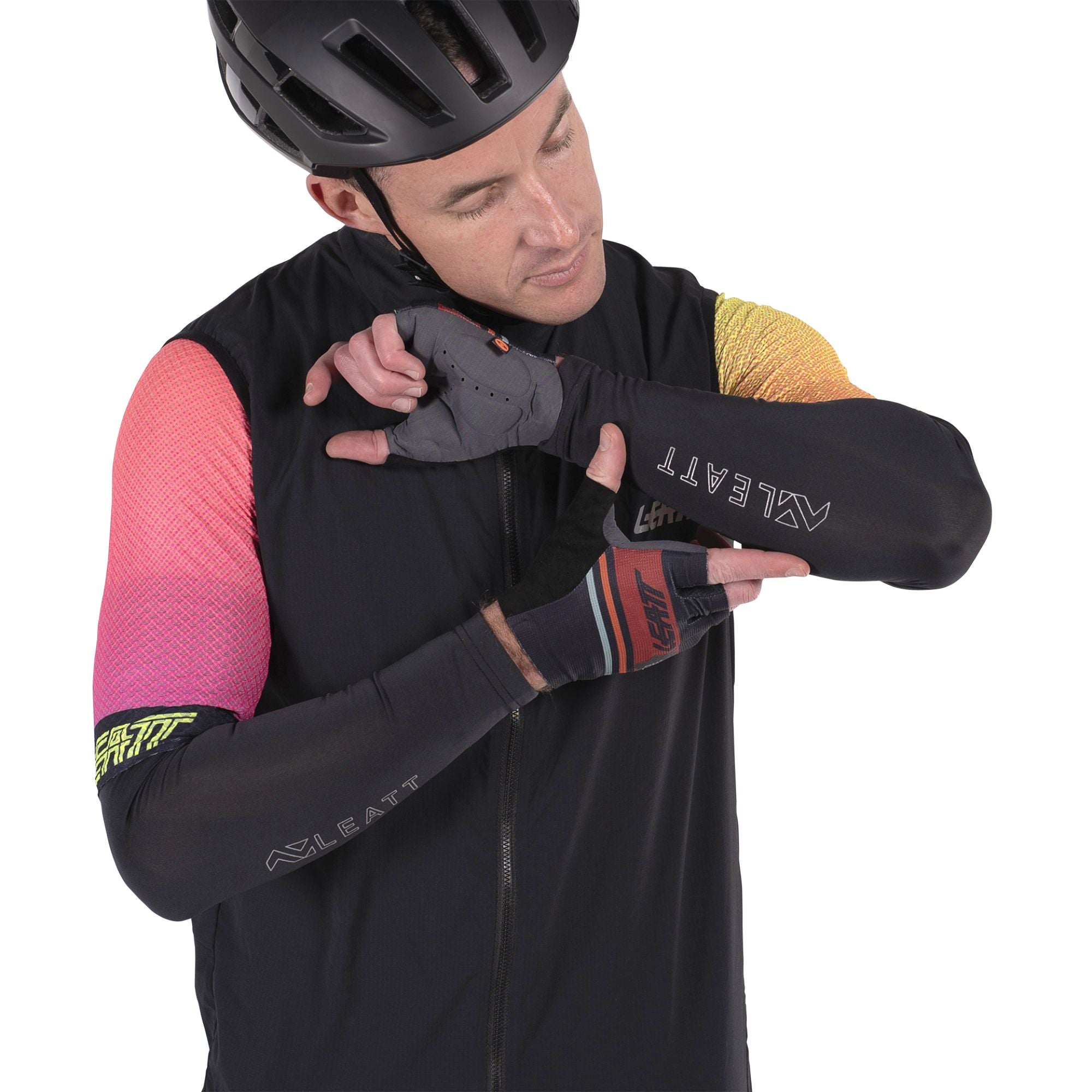 LEATT APPAREL ARM WARMER SLEEVE PAIR BLACK L