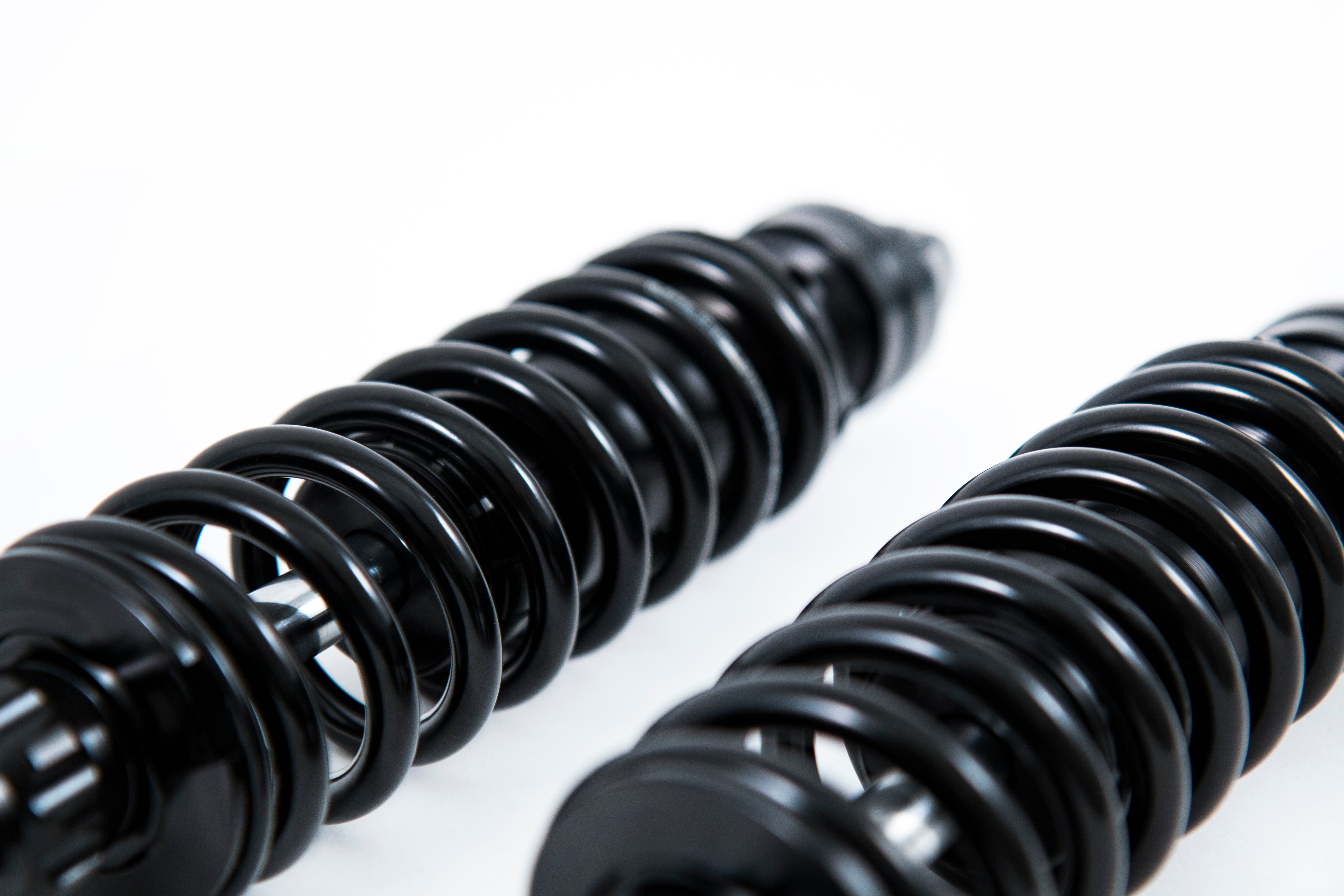 ÖHLINS -  Harley S36 Blackline Twin Shocks (HD 772)